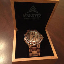 Load image into Gallery viewer, Boîte cadeau en bambou Konifer - Konifer Watch